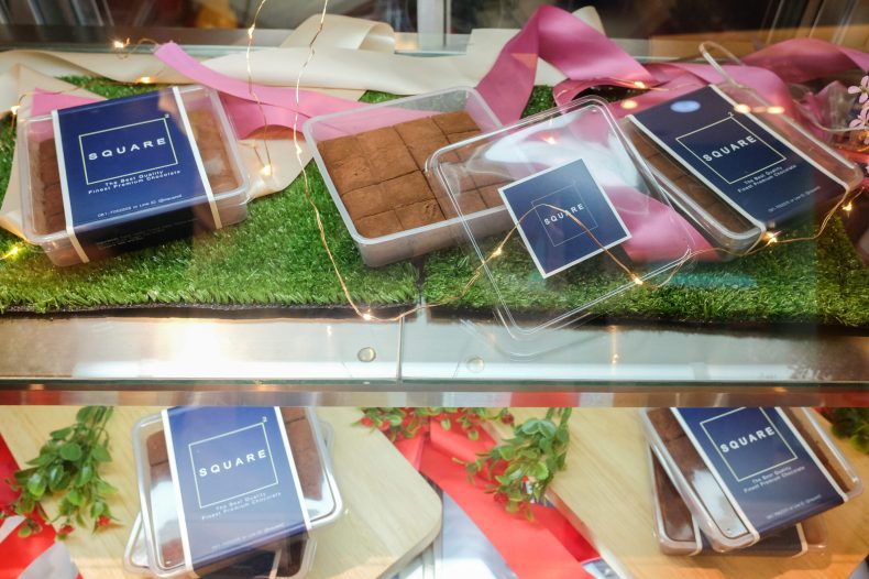 3 รูปหน้าตู้ครั้งแรก